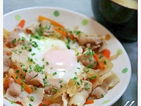 豚バラと野菜の落とし卵